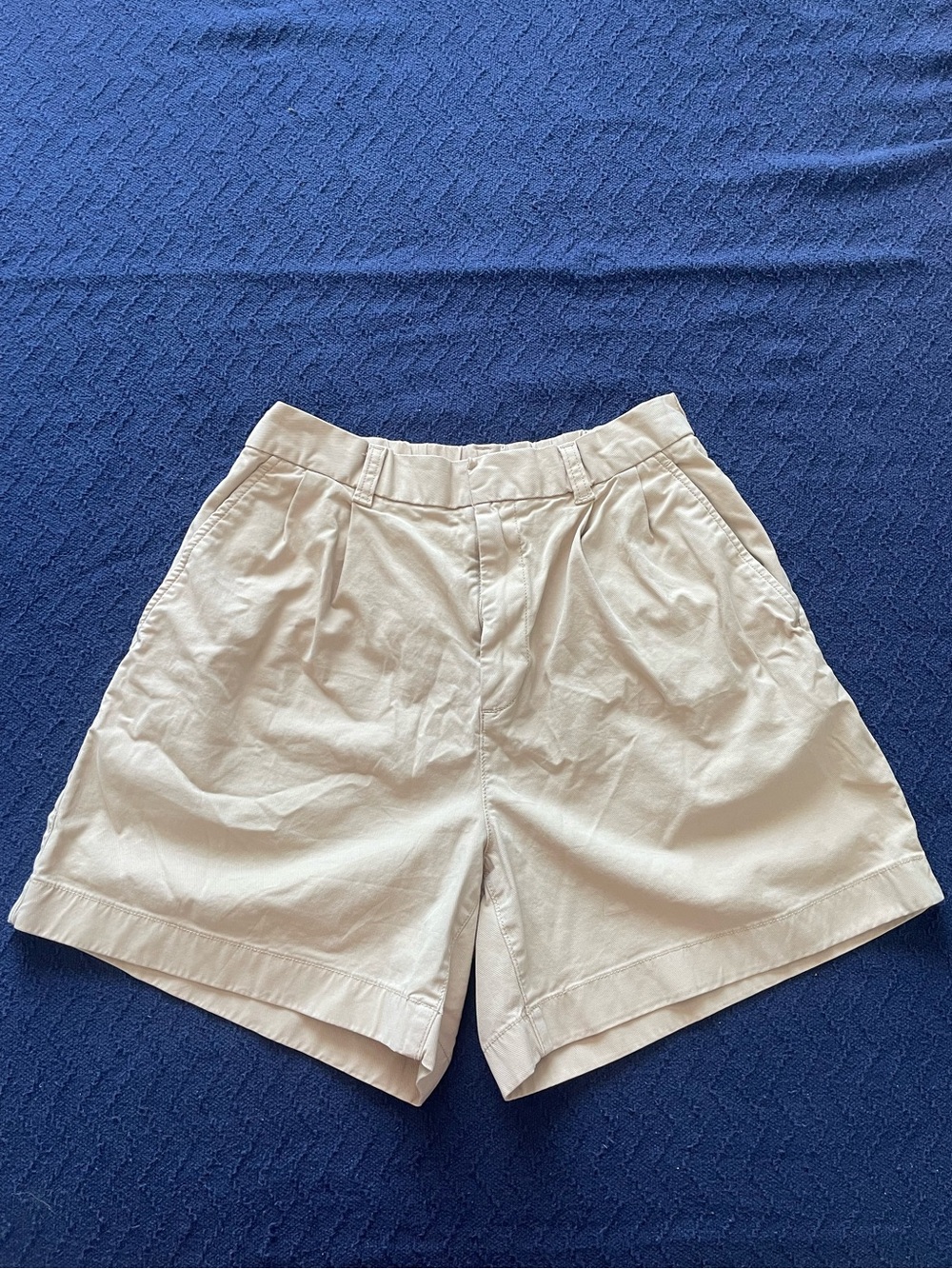 gap khaki shorts